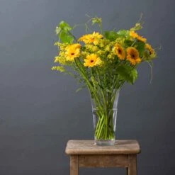 Bouquet Flared -Dartington Crystal florabundance bouquet array vase autumn sq 023