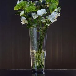 Medium Conical Vase - Glitz -Dartington Crystal va2666 n mood